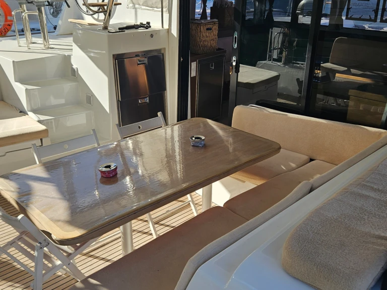 Catamaran hire in Fethiye - Lagoon Lagoon 42