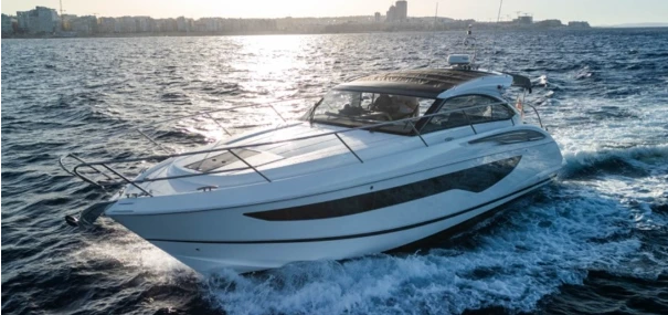 Charter a Princess V40 in Port de Sitges Aiguadolç on Samboat