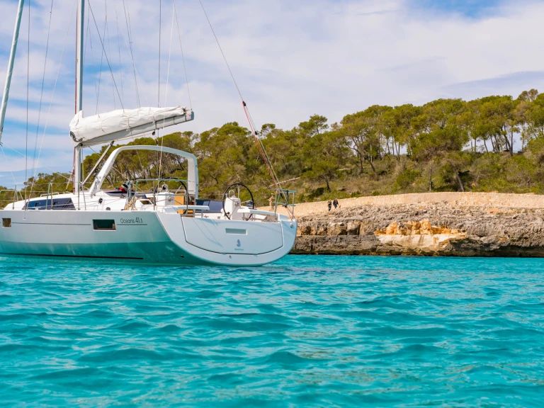 Hire Sailboat with or without skipper Bénéteau Port Vauban