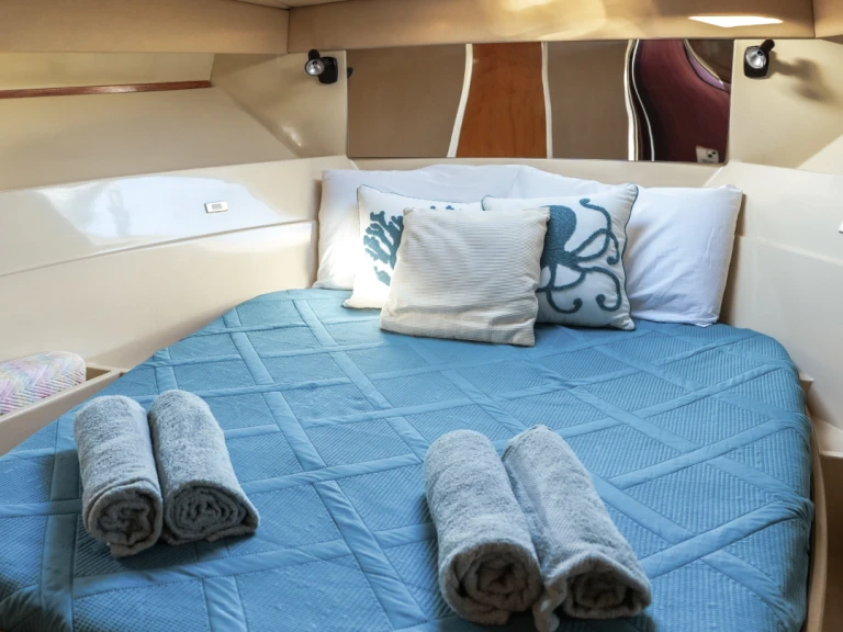 Motorboat to hire Italy at the best price