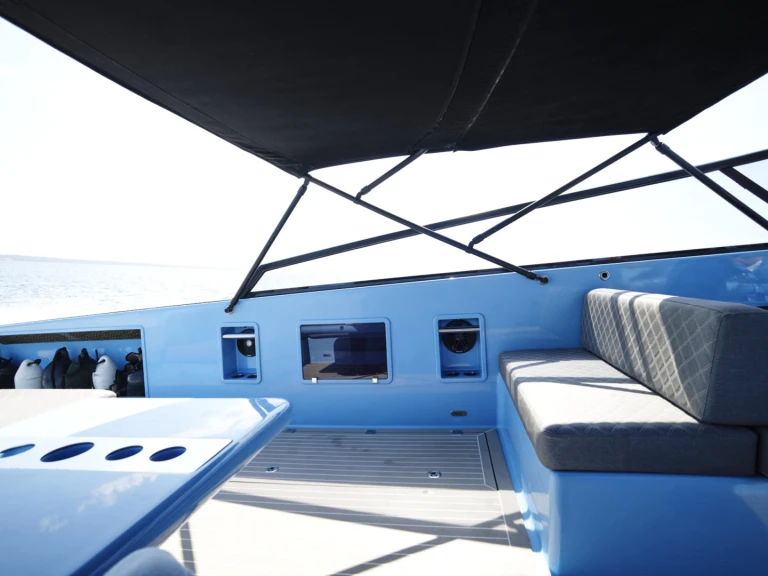 Luxury Yacht to hire Cannes at the best price