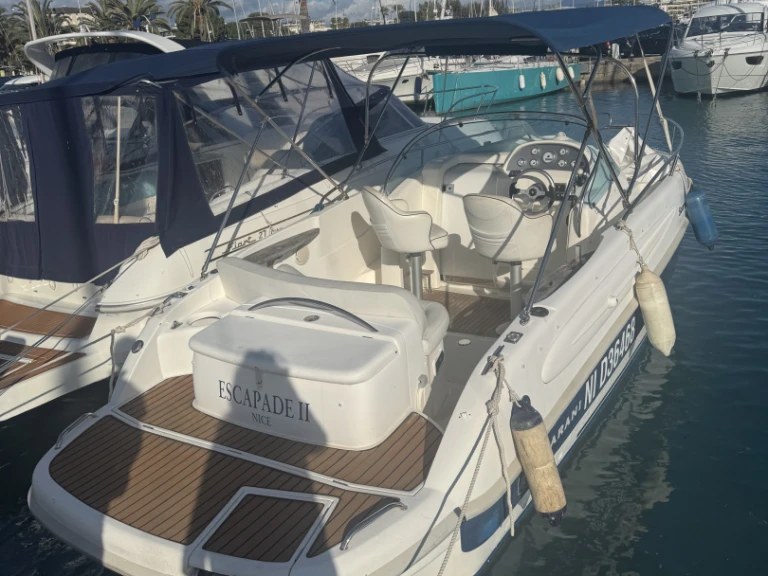 Hire Motorboat Rio with a boat licence