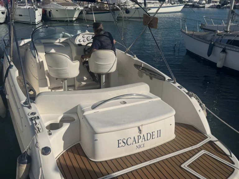 Motorboat to hire Saint-Laurent-du-Var at the best price