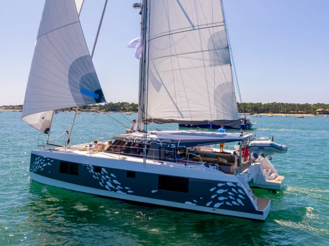 Hire a Nautitech Nautitech 40 Open  Port-Saint-Louis-du-Rhône