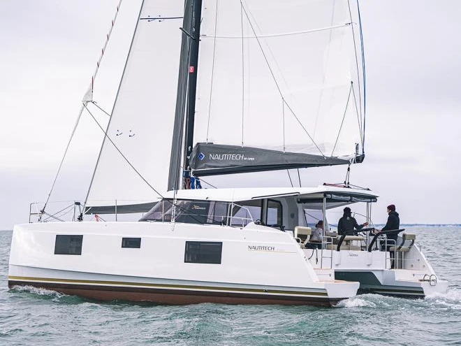 Catamaran hire in Port-Saint-Louis-du-Rhône - Nautitech Nautitech 40 Open 