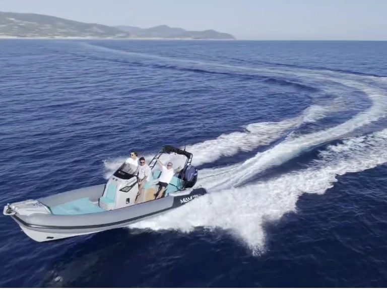 Hire RIB bluerib with a boat licence