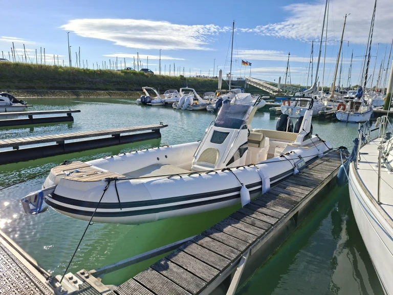 Hire RIB Tiger with a boat licence