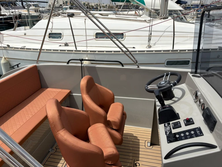 Giant 600 SPORT charter bareboat or skippered in  Port of Alicante
