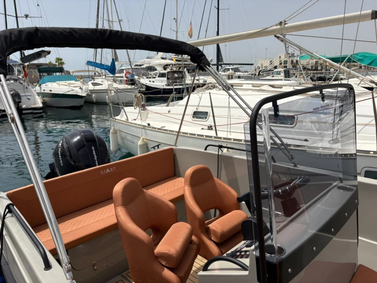 Yacht charter Port of Alicante - Giant 600 SPORT on SamBoat