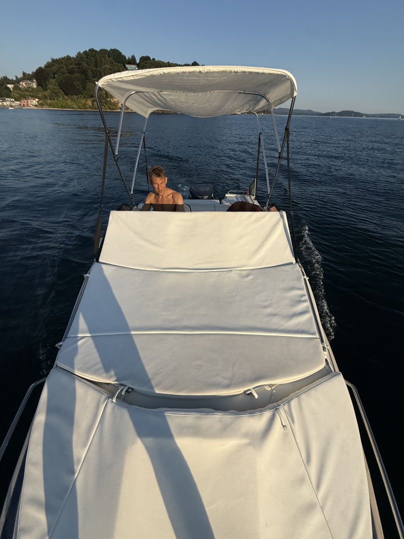A HELLAS Hermes  charter bareboat or skippered in  Stresa