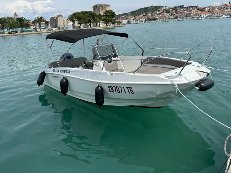 Yacht charter Trogir - speedy Cayman 585 on SamBoat
