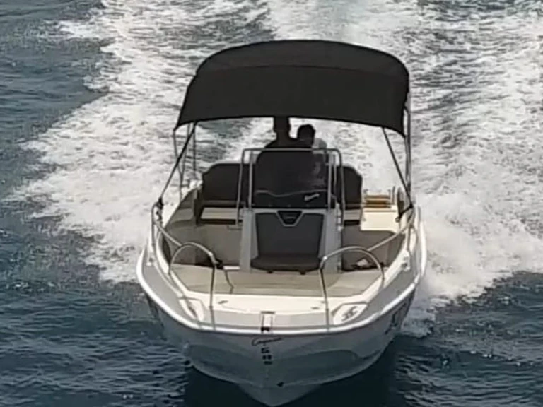 Hire a speedy Cayman 585 Trogir
