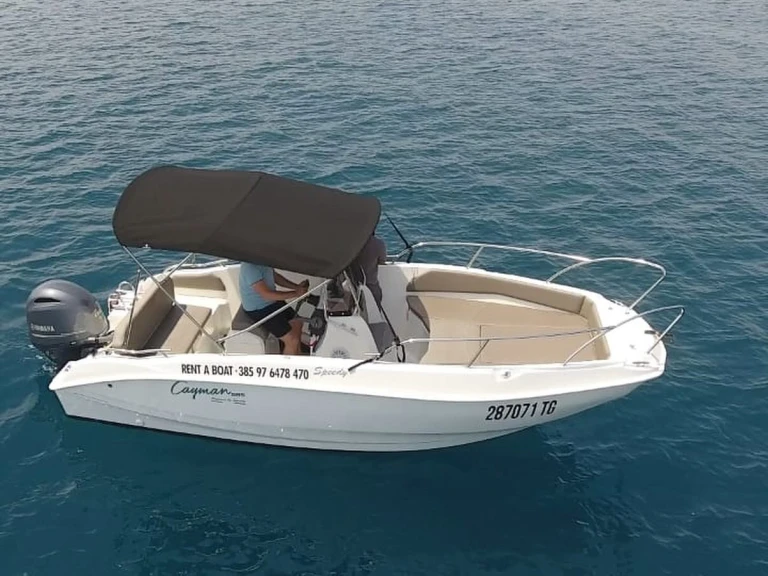 Yacht hire Trogir cheap Cayman 585