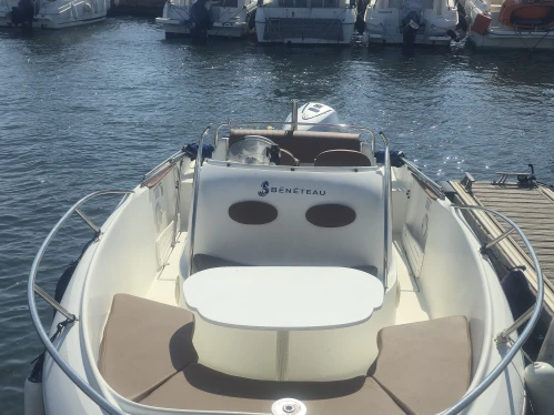 Motorboat hire in Ayguade-Ceinturon - Bénéteau Flyer 650 Open
