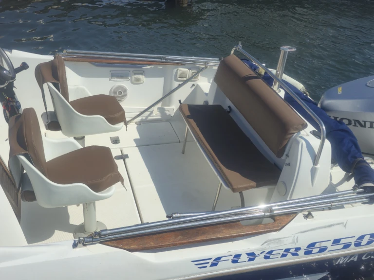 Charter a Bénéteau Flyer 650 Open in Ayguade-Ceinturon on Samboat