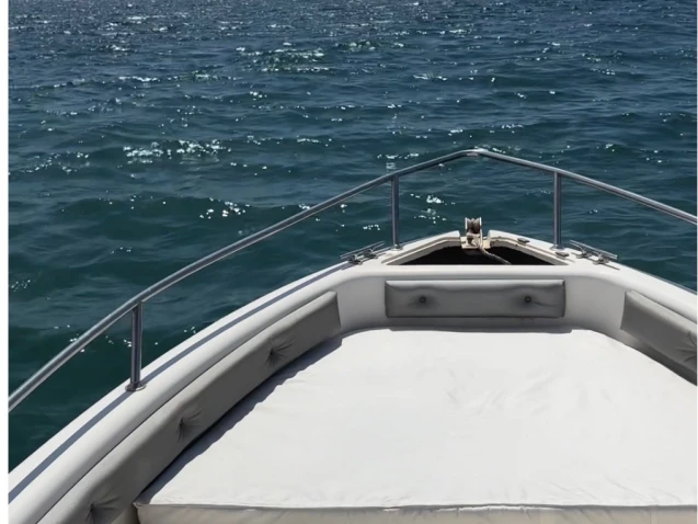 Hire Motorboat Sessa Marine with a boat licence