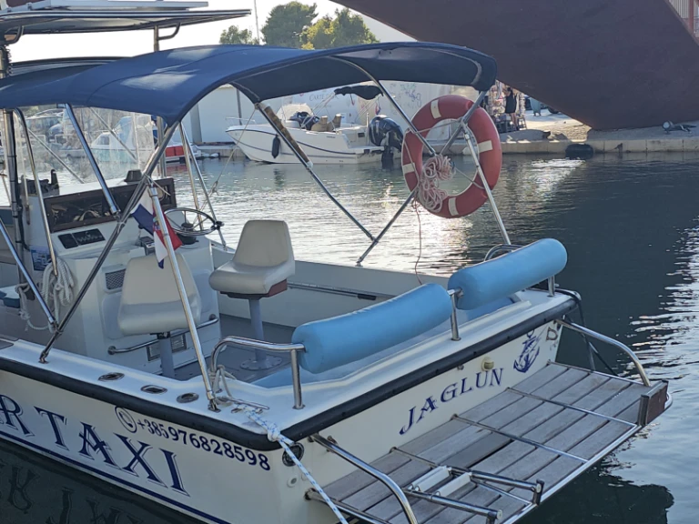 Charter a Nautique Correct Craft Ski Nautique 196 in Trogir on Samboat
