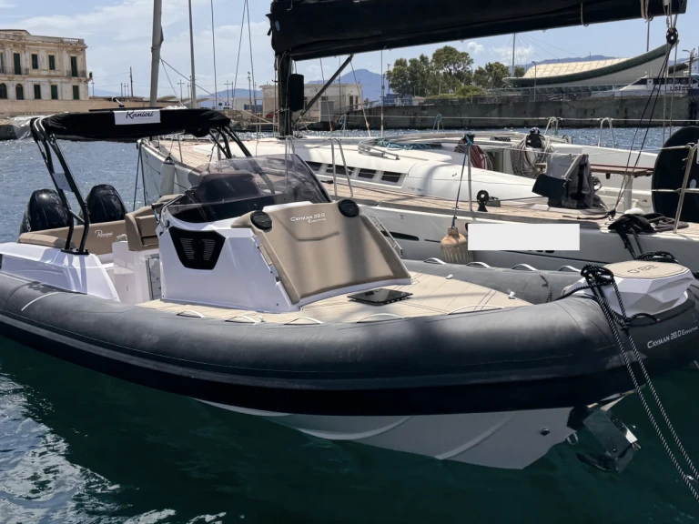 Charter a Ranieri Ranieri Cayman 28.0 Executive in Reggio Calabria on Samboat
