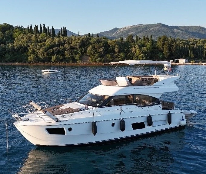 Hire a Bavaria Virtess 420 Tivat