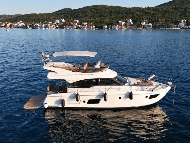 Hire Motorboat with or without skipper Bavaria Tivat