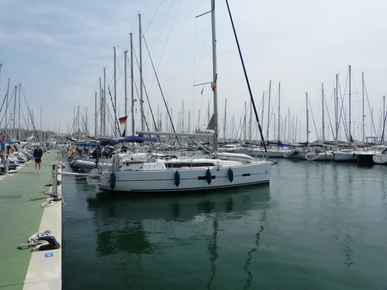Hire Sailboat Dufour with a boat licence