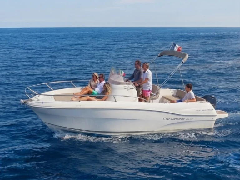 Hire Motorboat Jeanneau with a boat licence