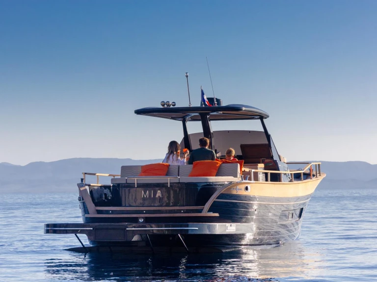 Hire Motorboat with or without skipper NAUTICA ESPOSITO STANISLAO Hyères