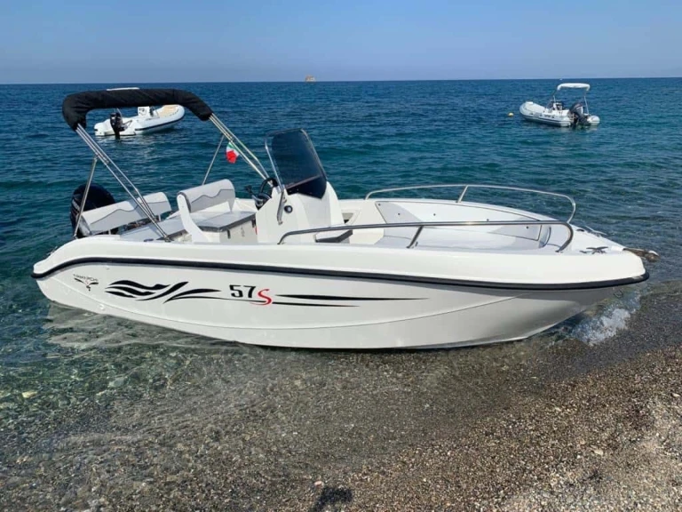 Charter a Giant 600 open sport in Sant Antoni de Portmany on Samboat