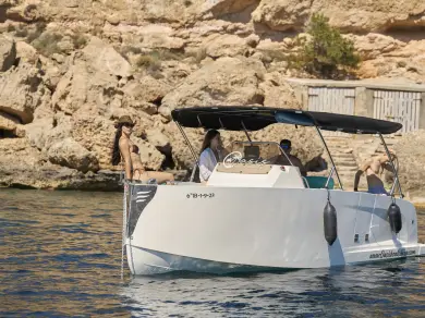Motorboat hire in Sant Antoni de Portmany - X-Yachts X6