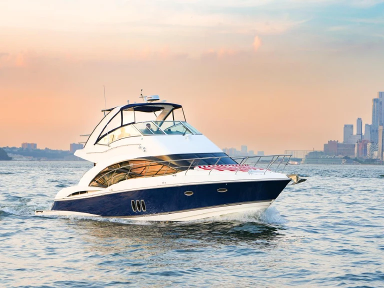 Yacht charter New York (City) - Cruisers Yacht 447 on SamBoat