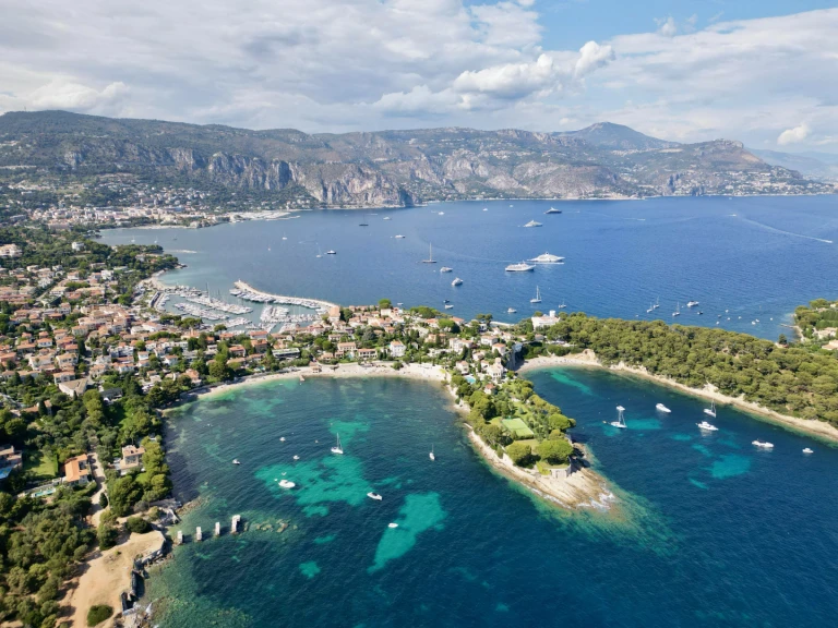 Motorboat hire in Nice - Jeanneau Cap Camarat 10.5 WA