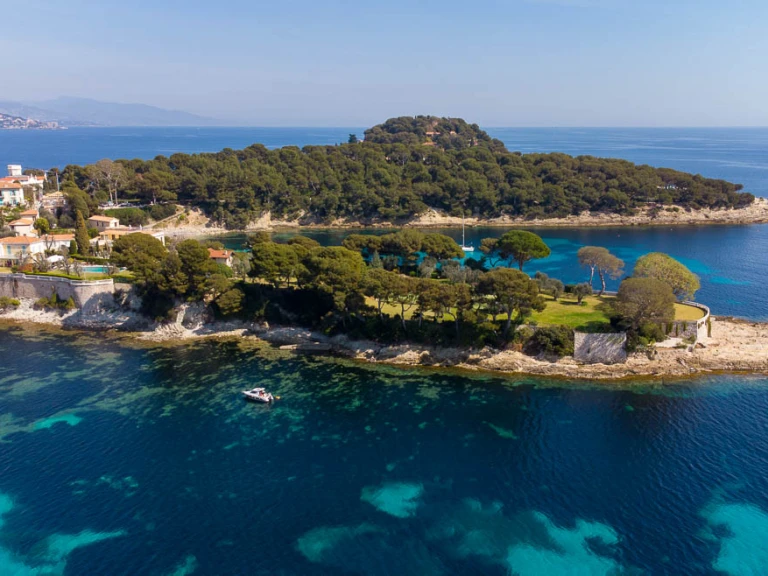 Jeanneau Cap Camarat 10.5 WA charter bareboat or skippered in  Saint-Jean-Cap-Ferrat