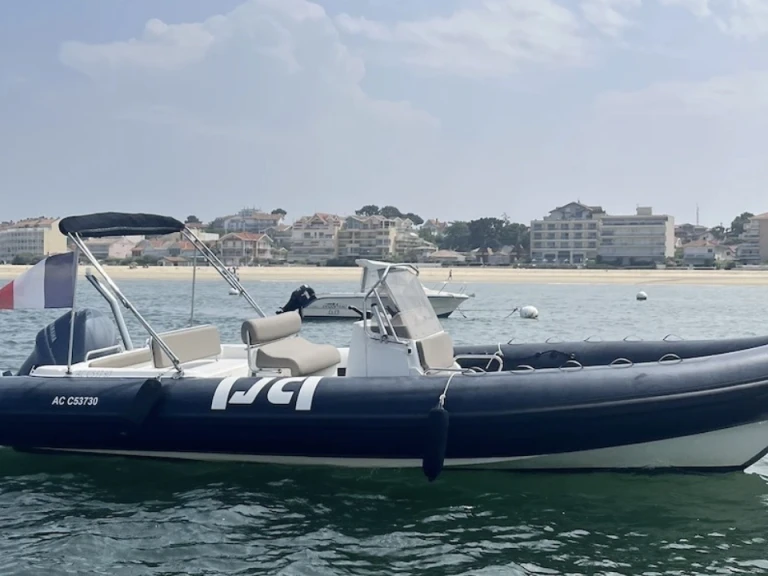 Yacht hire Grand Piquey cheap Clubman 26 Special