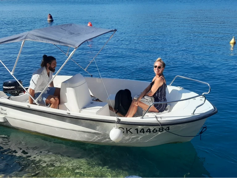 Hire Motorboat with or without skipper Elan Zaton Mali