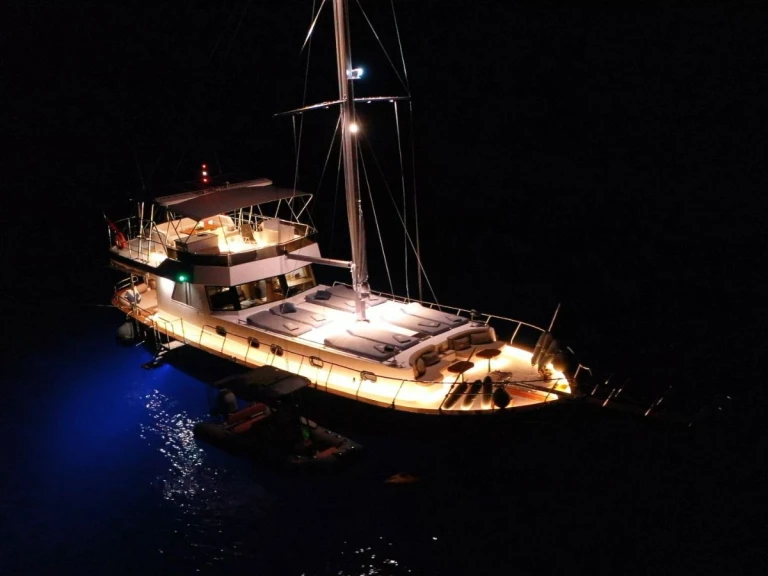 Charter a Custom Made Custom made in Göcek on Samboat