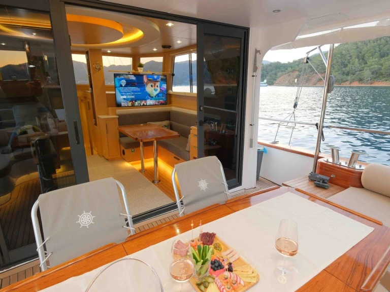 Luxury Yacht to hire Göcek at the best price