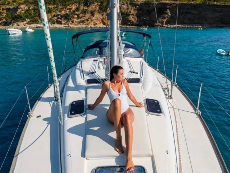 Hire a Bavaria Bavaria 39 Cruiser Port d'Alcudia