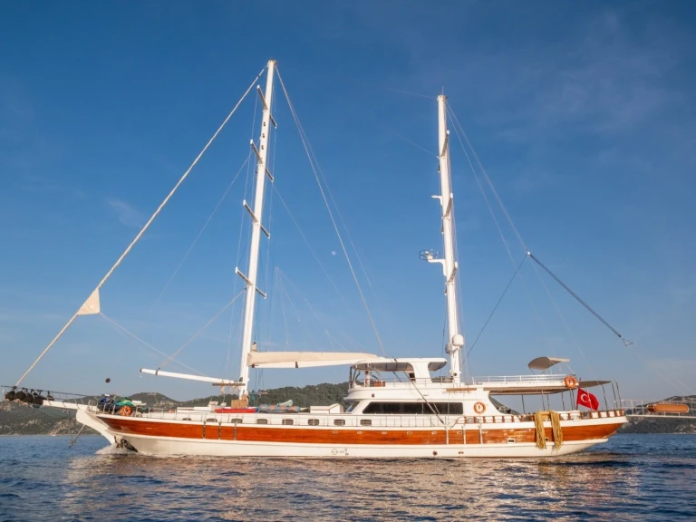 Charter a Custom Made Custom made in Göcek on Samboat