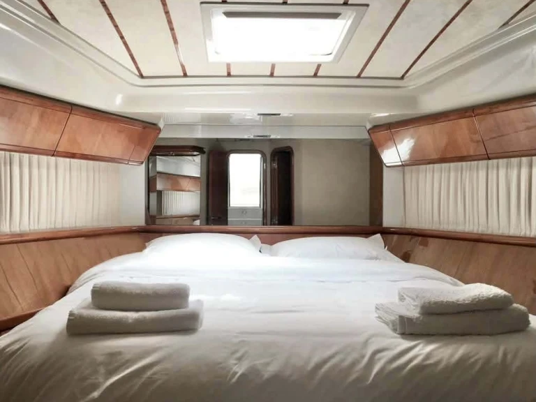 Hire Luxury Yacht Ferretti with a boat licence