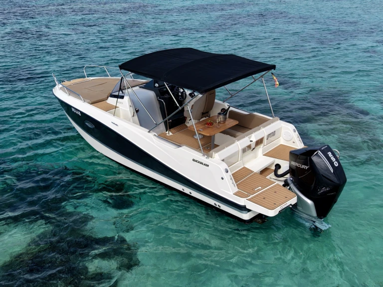 Motorboat to hire Marina Ibiza at the best price