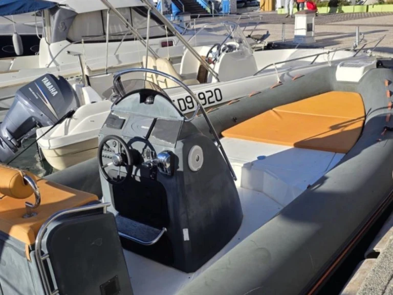 Yacht hire Mandelieu-la-Napoule cheap Wave 27