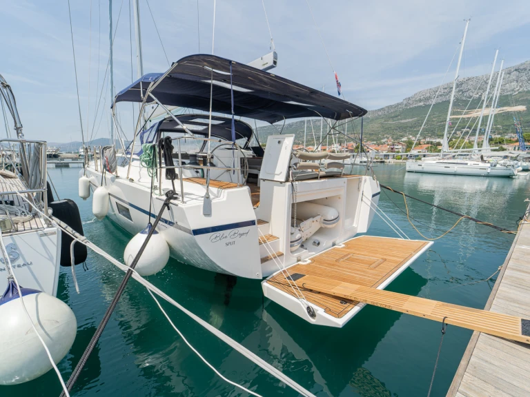 Yacht charter Kaštela - Bavaria Bavaria C57 Holiday on SamBoat