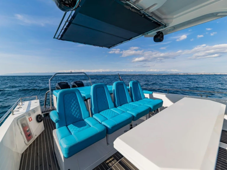 Motorboat to hire Hvar at the best price