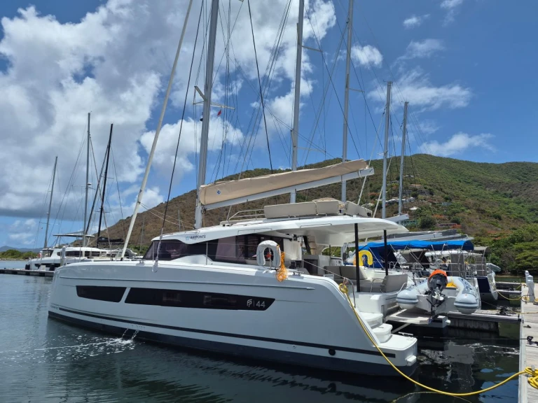 Yacht hire Road Town cheap Fountaine Pajot FP 44 Maestro - 3 cab.