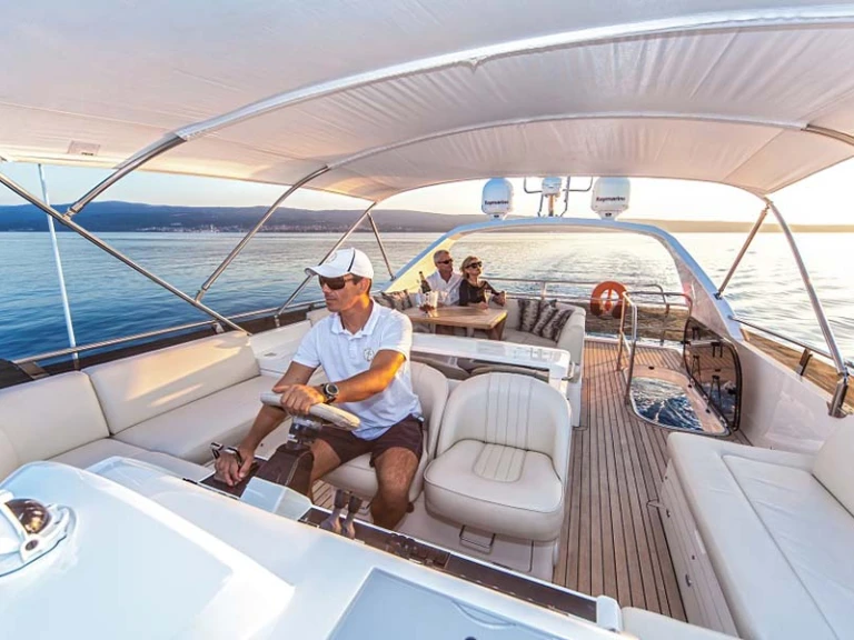 Hire a Princess Princess 62 Fly Podstrana