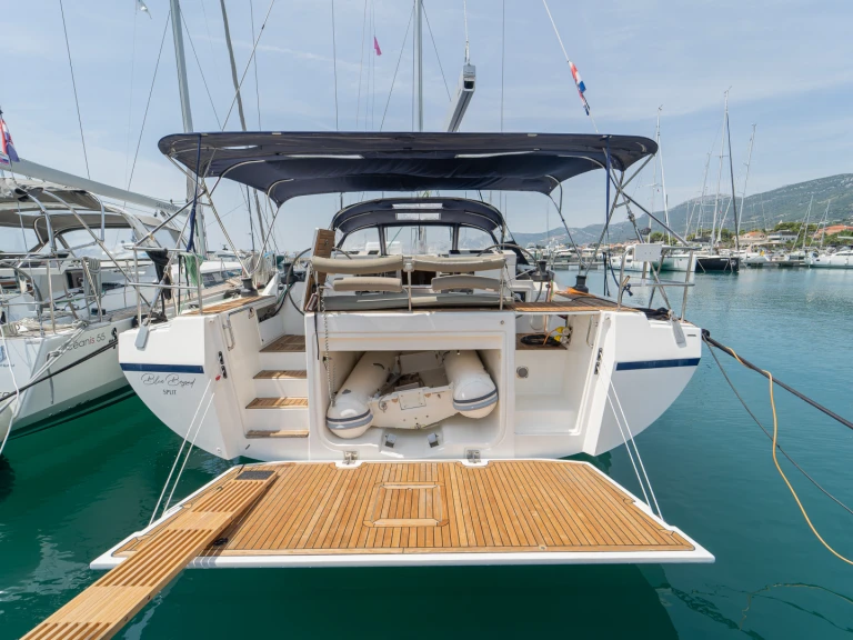 Sailboat hire in Kaštela - Bavaria Bavaria C57 Holiday