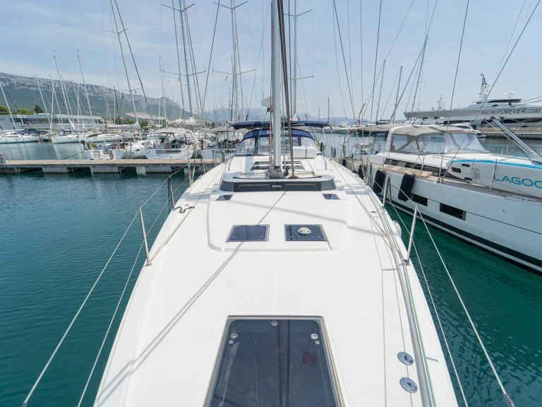 Charter a Bavaria Bavaria C57 Holiday in Kaštela on Samboat