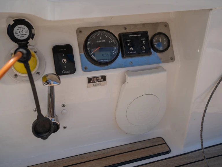 Sailboat hire in Kaštela - Bavaria Cruiser 46
