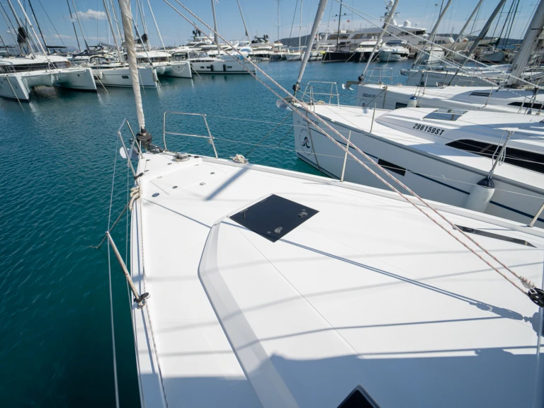 Sailboat to hire Kaštela at the best price