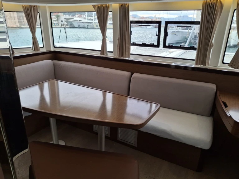 Yacht charter Trogir - Lagoon Lagoon 42 on SamBoat